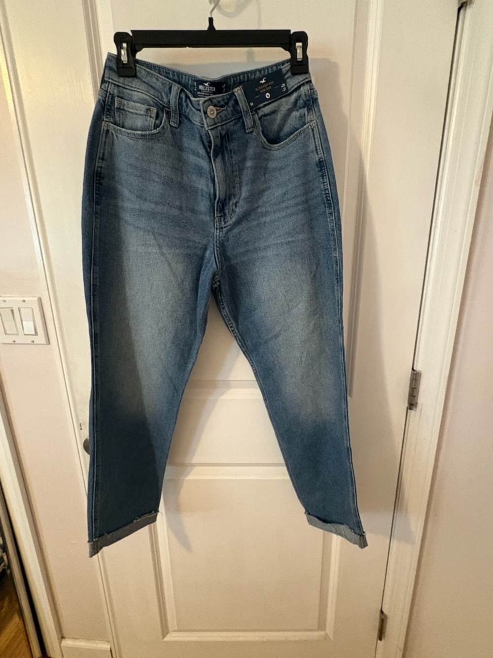 Hollister Women’s Ultra High-Rise Mom Jean